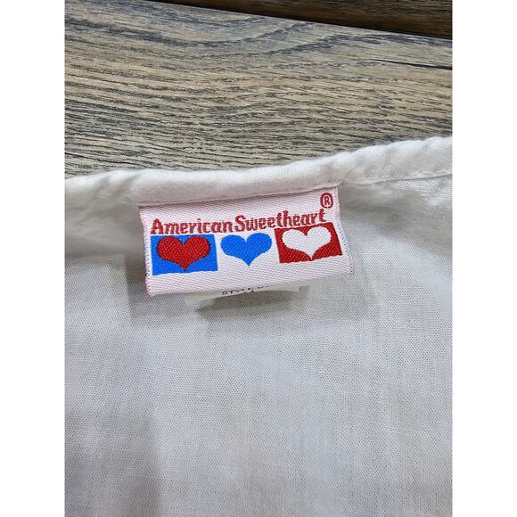 American Sweetheart Women's Tab Sleeve Blouse White Lace neckline - Picture 7 of 9